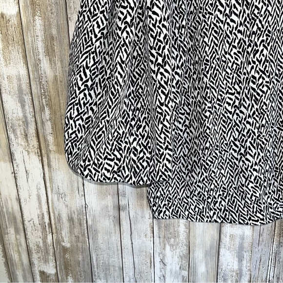 Vince Camuto 3/4 Sleeve Bubble Tie Front  Printed Blouse - Picture 3 of 7